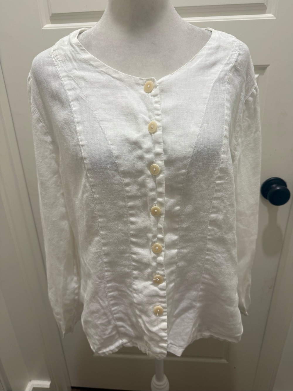 Flax. White Linen Button Down. Size Small.